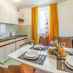 Apartman Seasons