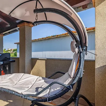 Seasons Apartamento Pula