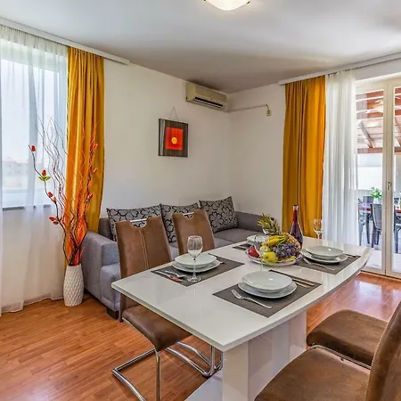 Seasons Apartmán Pula