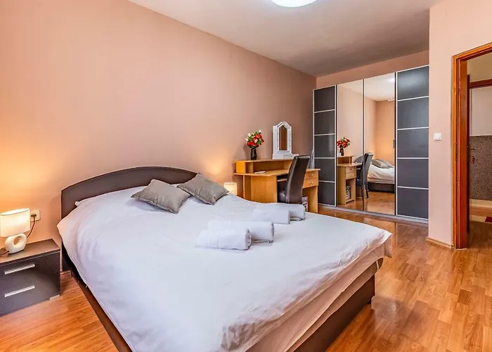 Seasons Apartman Póla